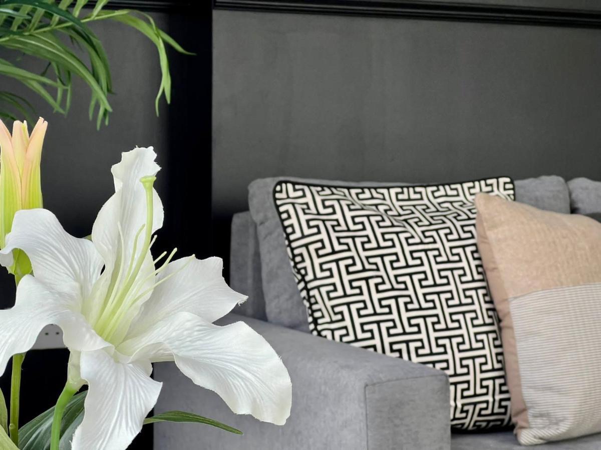 Penthouse In Central Wembley Londra Esterno foto